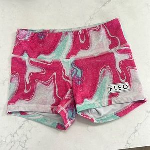 Fleo Shorts Size XS